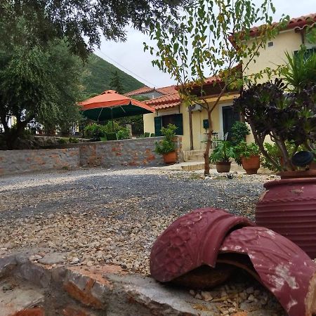 Rodomelo House - 3 Bedrooms Leonidio Exterior photo