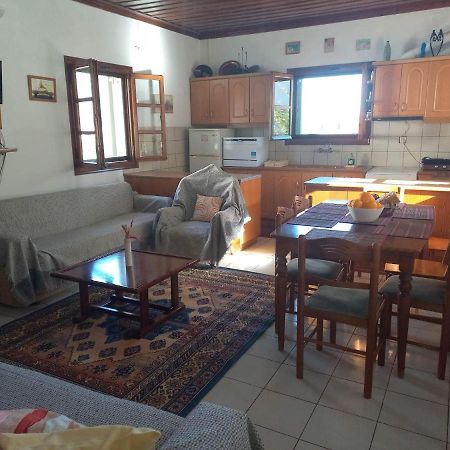 Rodomelo House - 3 Bedrooms Leonidio Exterior photo