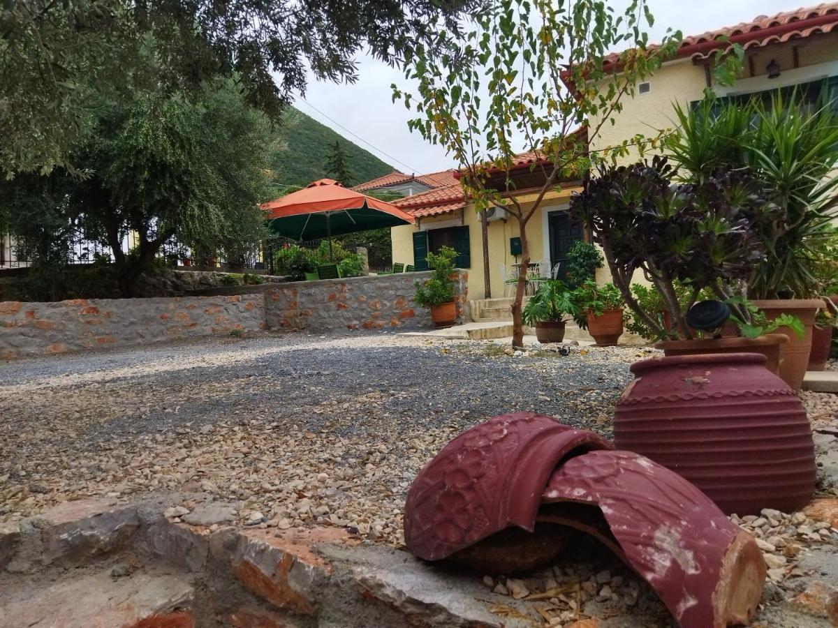 Rodomelo House - 3 Bedrooms Leonidio Exterior photo