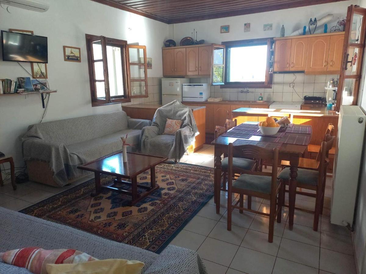 Rodomelo House - 3 Bedrooms Leonidio Exterior photo