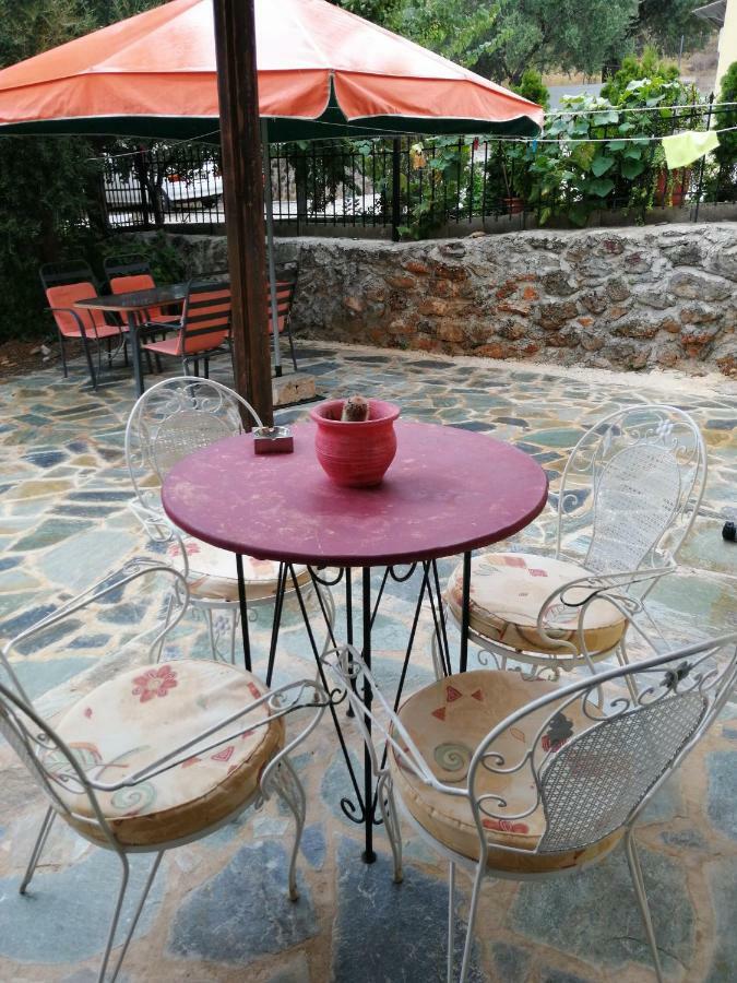 Rodomelo House - 3 Bedrooms Leonidio Exterior photo
